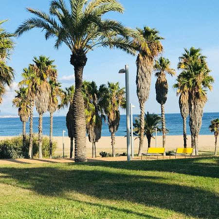 Boat Yacht Barcelona Hotel ซานต์อาเตรียเดเบซอซ ภายนอก รูปภาพ