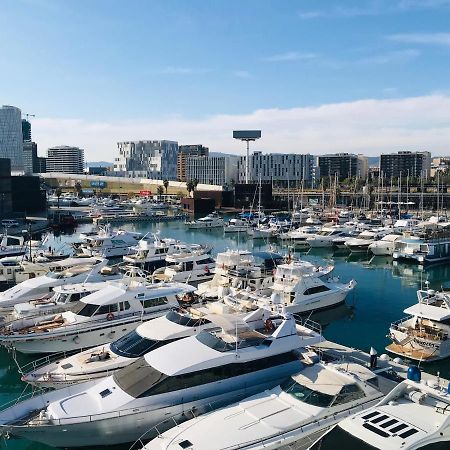 Boat Yacht Barcelona Hotel ซานต์อาเตรียเดเบซอซ ภายนอก รูปภาพ