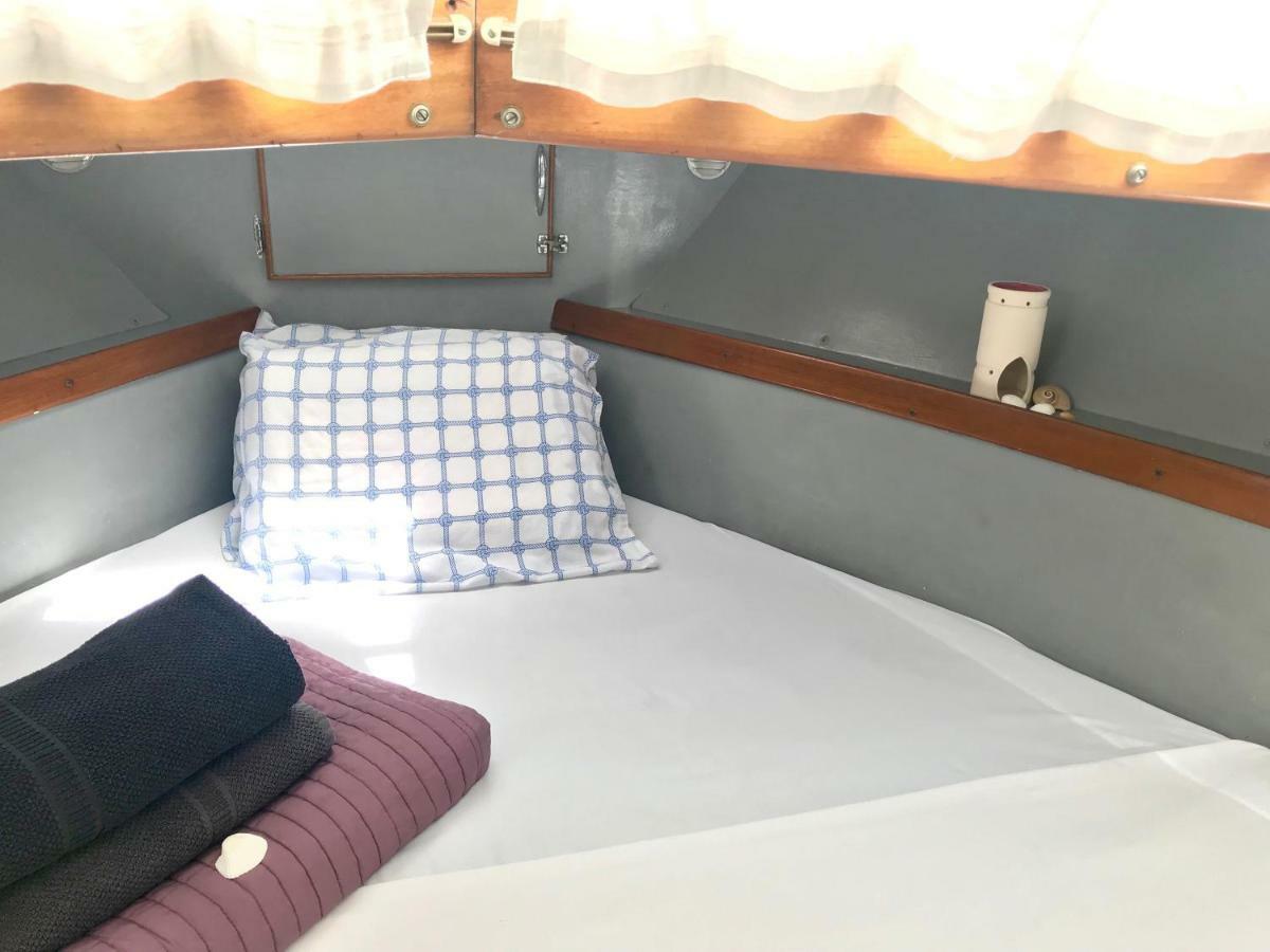 Boat Yacht Barcelona Hotel ซานต์อาเตรียเดเบซอซ ภายนอก รูปภาพ